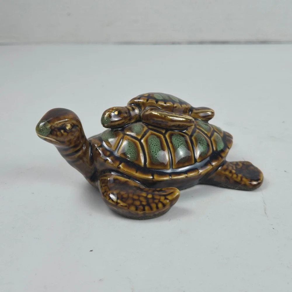 Gibson Golden Pond Collection Glazed Ceramic Mother & Baby Sea Turtle Figurine